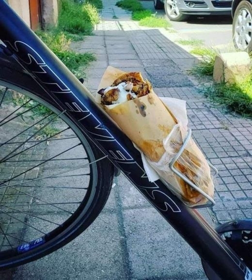 Reméljük, hogy visz magával üdítőt is, mert ezután tuti, hogy szomjas lesz 🙂