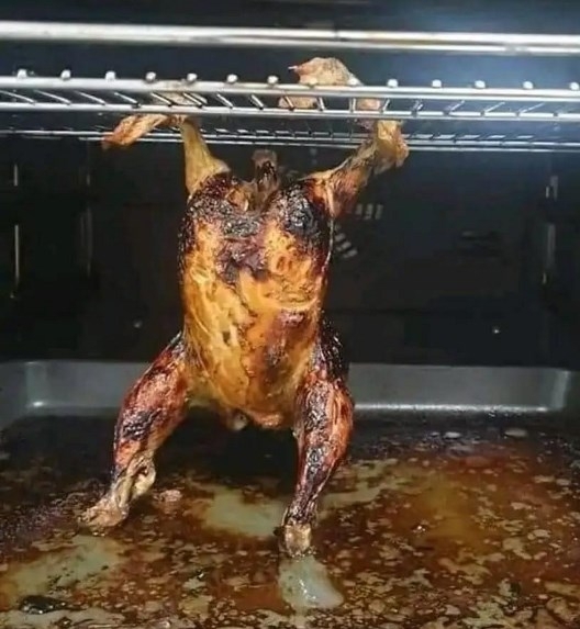 Lassan elkészül a mai sült csirke