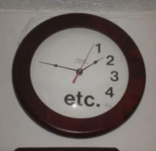 Egy pénteki műszakban készült falióra