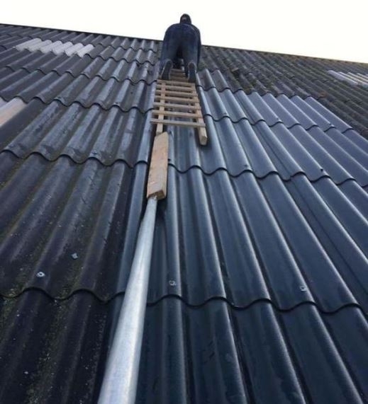 More, ebbű baj lesz!