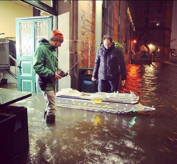 Végre nem kell lemenni a tengerhez, hogy szórakozhassanak kicsit