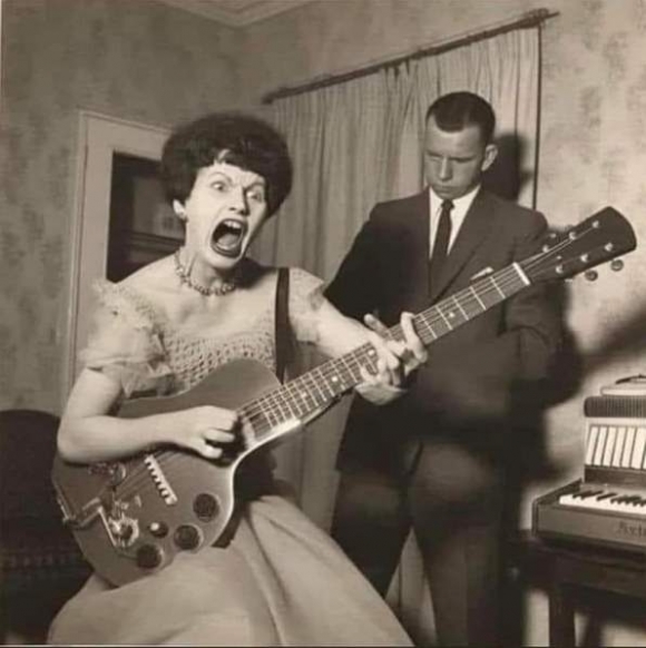 Miután a nagymuter beleszippantott a kokóba