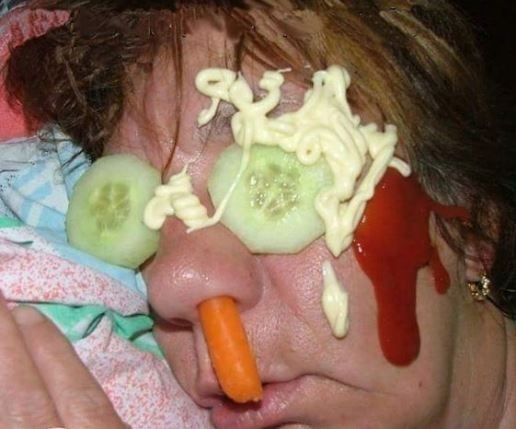 A nagyi ma jött rá, hogy az unokák mellett nem szundíthat el!