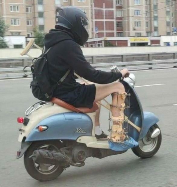 Nem bír megülni a seggén!