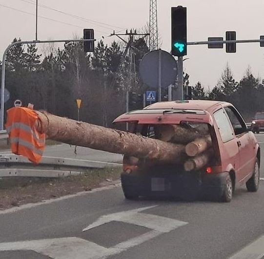 Eközben Lengyelországban