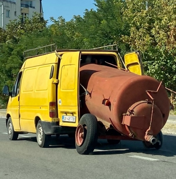 Tegnap az Észak-Macedóniai Szkopjében járt a szállító