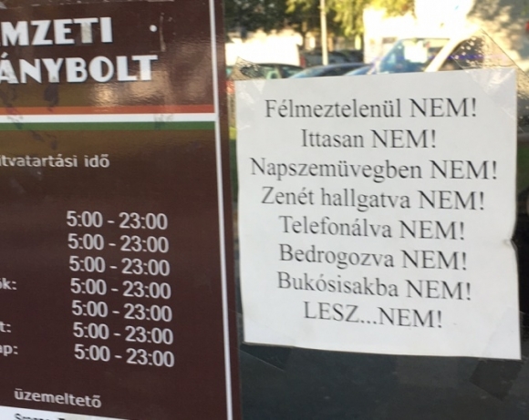 Szabályok egy győri trafiknál