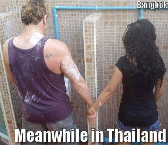 Eközben Thaiföldön