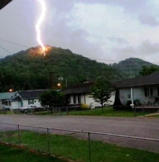 Amikor dugsz eggyet az erdőben, de éppen böjt van és Isten meglátja mit csinálsz