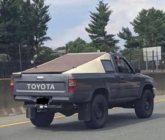 Hősünk megirigyelte a Tesla CyberTruck vonalvezetését