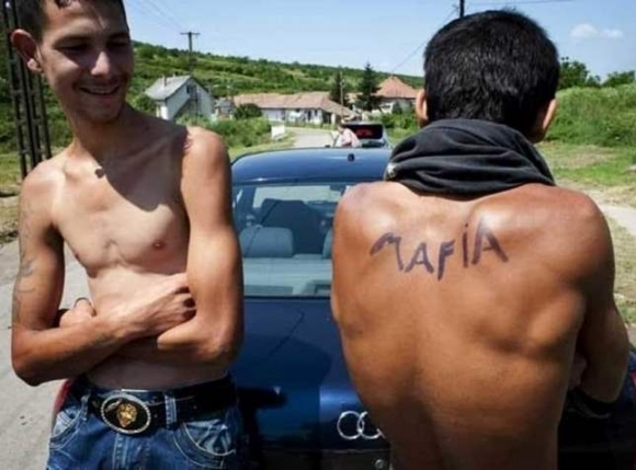 Fotózkodnak a helyi kemények 🙂