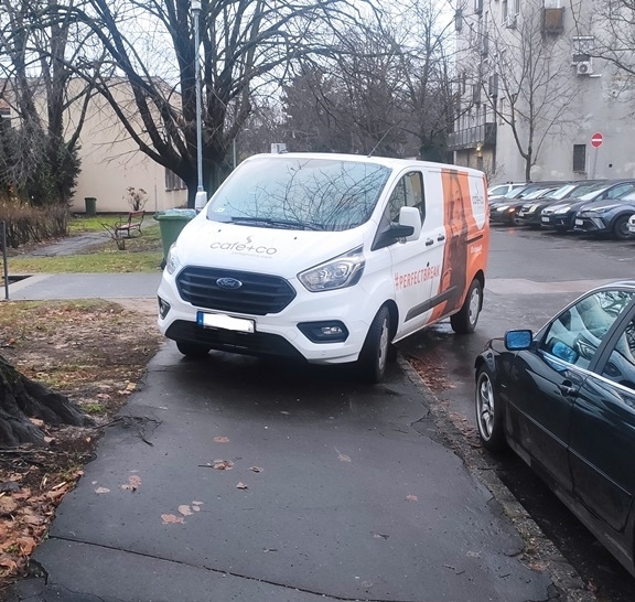 Parasztparkoló rovatunk ma új Budapestről jelentkezik