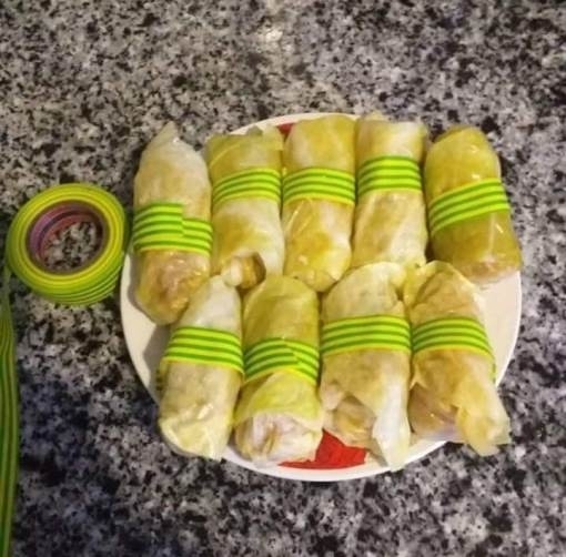Amikor egy villanyszerelőre bízzák, hogy főzzön töltött káposztát
