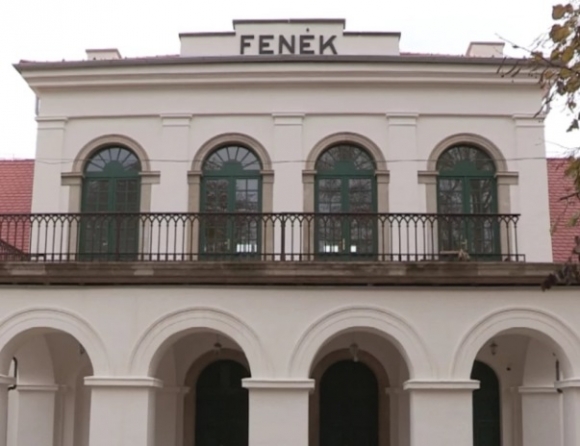Festetics-major és Kiskastély Fenékpusztán