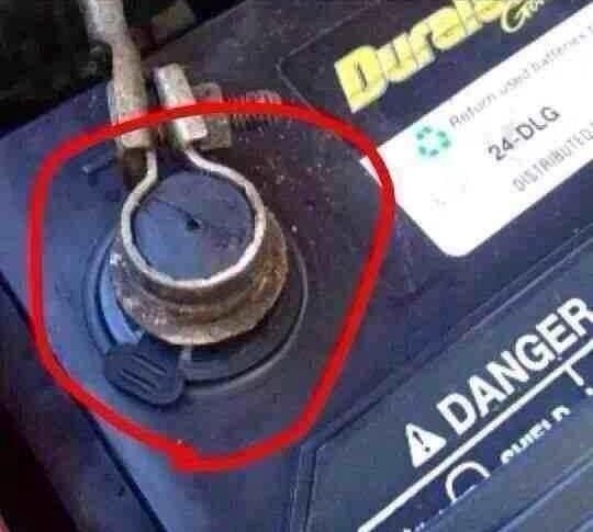 Hősünk új akksit vett, mégsem indul a verda