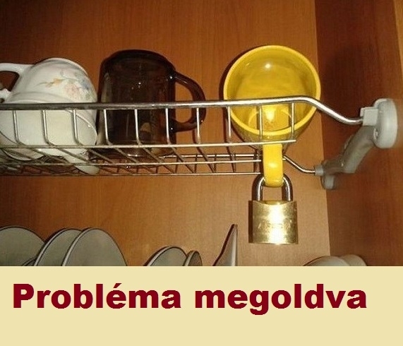 Eközben az irodában