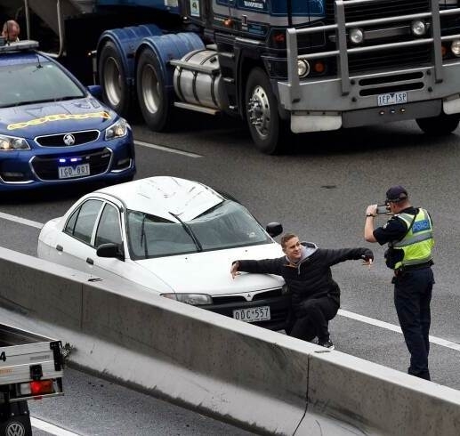 Pózolj összetört verdával