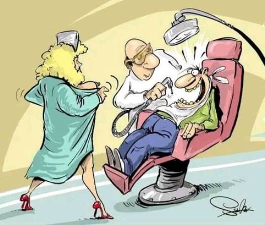 Eközben a fogdokinál