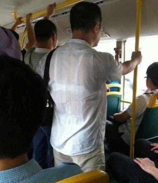 Eközben reggel a buszon