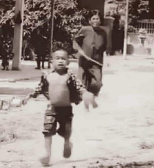 Egy régi közös kép anyámmal