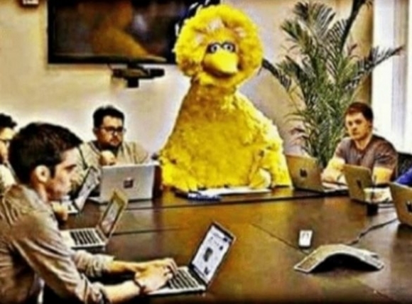 Amikor bemész melózni egy ütős szerda esti buli után, de még nem múlt el a cuccok hatása!