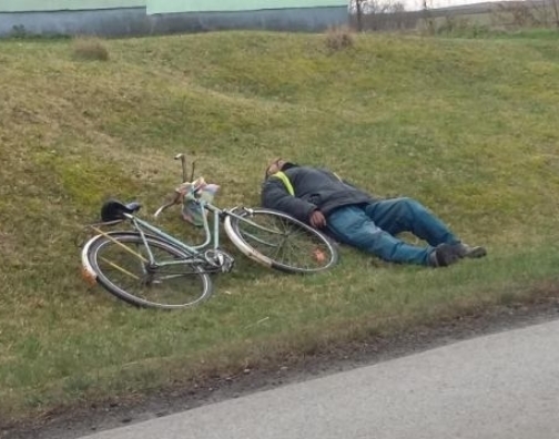 Még csak hétfő, de hősünk már nagyon elfáradt