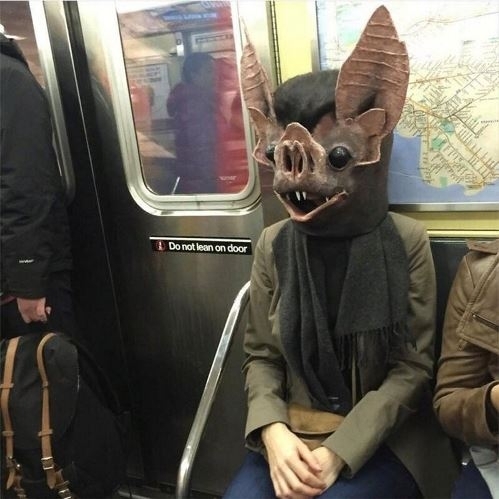 Eközben reggel a metrón