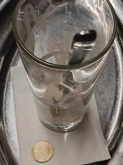 Vidéken járunk, egy belvárosi kávézóban