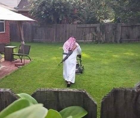 Amióta így nyírom hétvégén a füvet, nem kiabál át a szomszéd