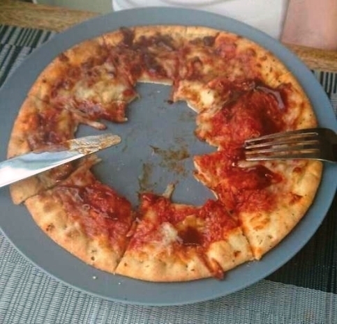 Szépen egyél, mert elveszem!