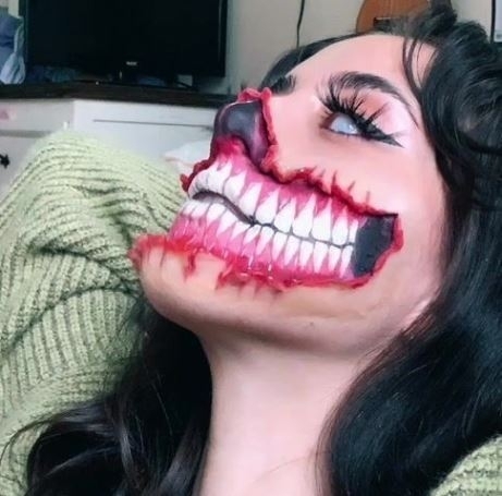 Kissé bizarr arcfestés