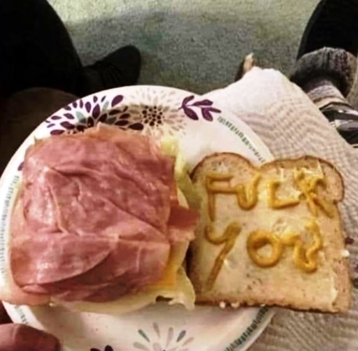 Amikor haragszik rád, de még kapsz tőle reggelit