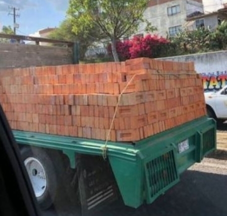 More, ebbű baj lesz!