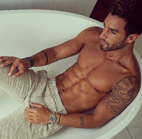 Egy 40-es macsó a hölgyeknek