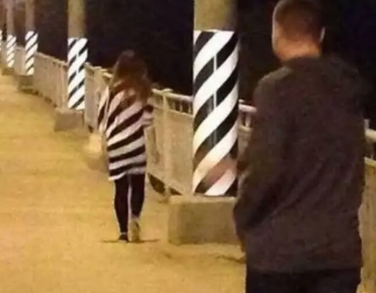 Helló cicus! Jó a rucid!