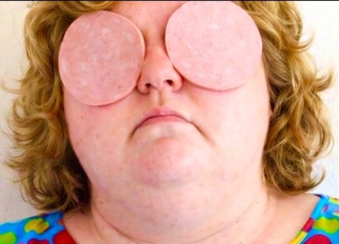 Tinder gyanús - Forró vérű párizsi lány ismerkedne