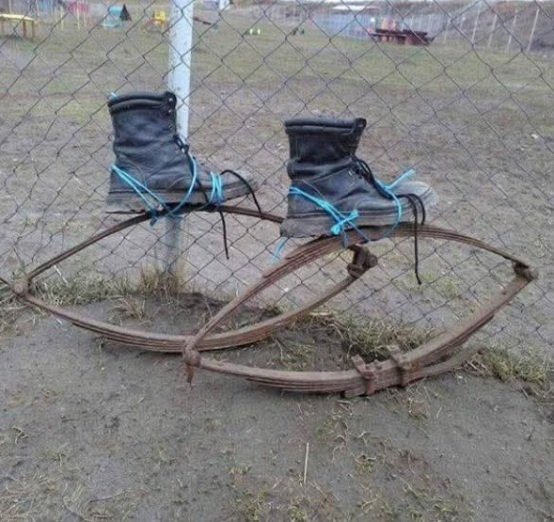 Ezekkel nem surranni lehet, hanem megpattanni