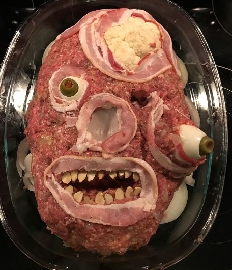 Karfiollal és szalonnával töltött zombi fasírt