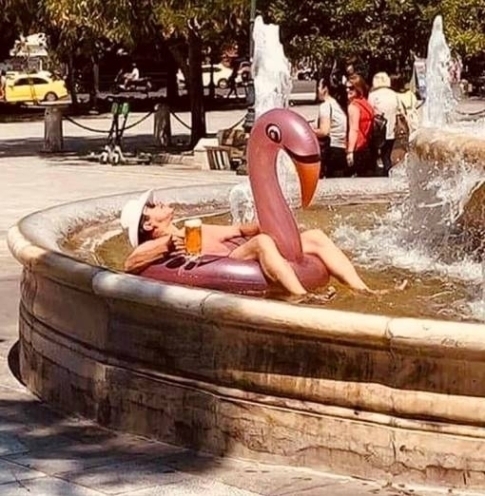 Hősünk a városhoz közeli tó helyett csak a belvárosig ment