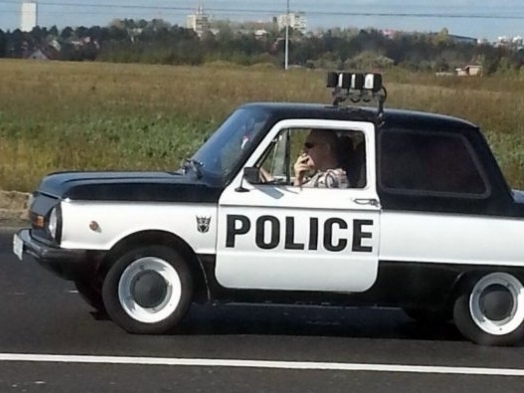 Íme a rend őre, aki nem siet sehova